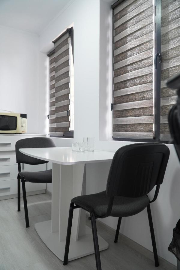 Vila Exclusive Targu Jiu Exterior photo